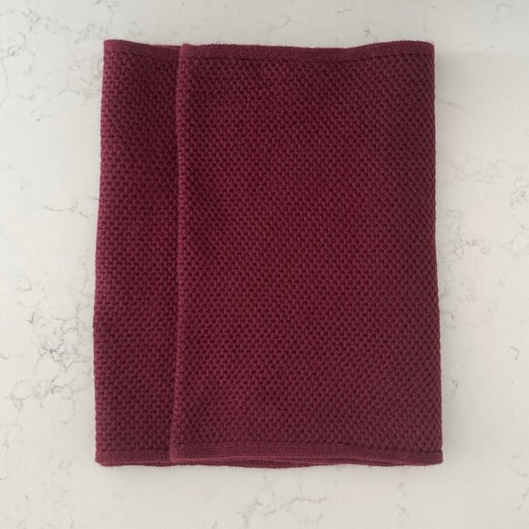 Open Weave Cozy Outdoor Knit Infinity Scarf Burgundy Sz OS - no tags - Picture 4 of 7